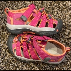 Girls KEEN sandals!